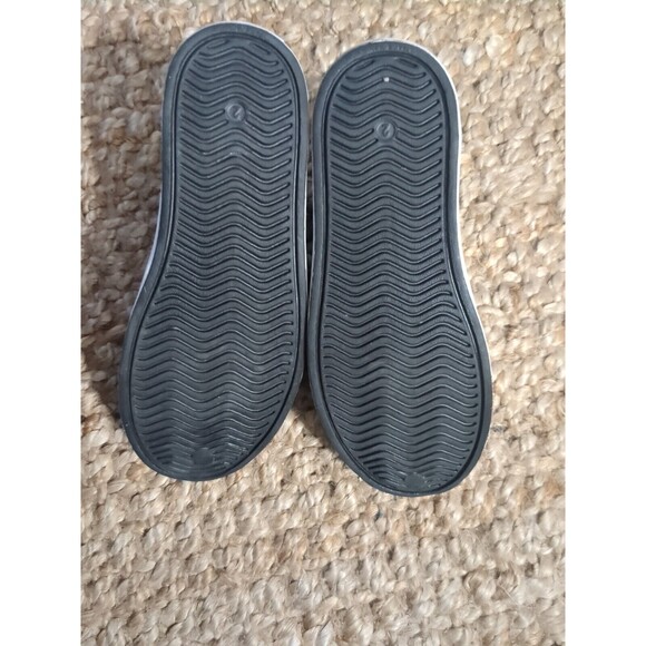 Unisex Bundle Of  2 Pairs Shoes Size 2  Red Vans Black Skechers. Light Wear. - Picture 6 of 16